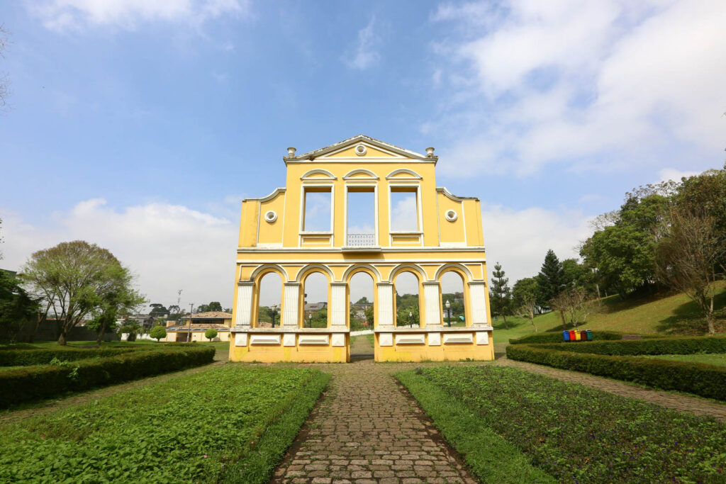 Cuánto cuesta viajar a Curitiba: Presupuesto completo por perfil
