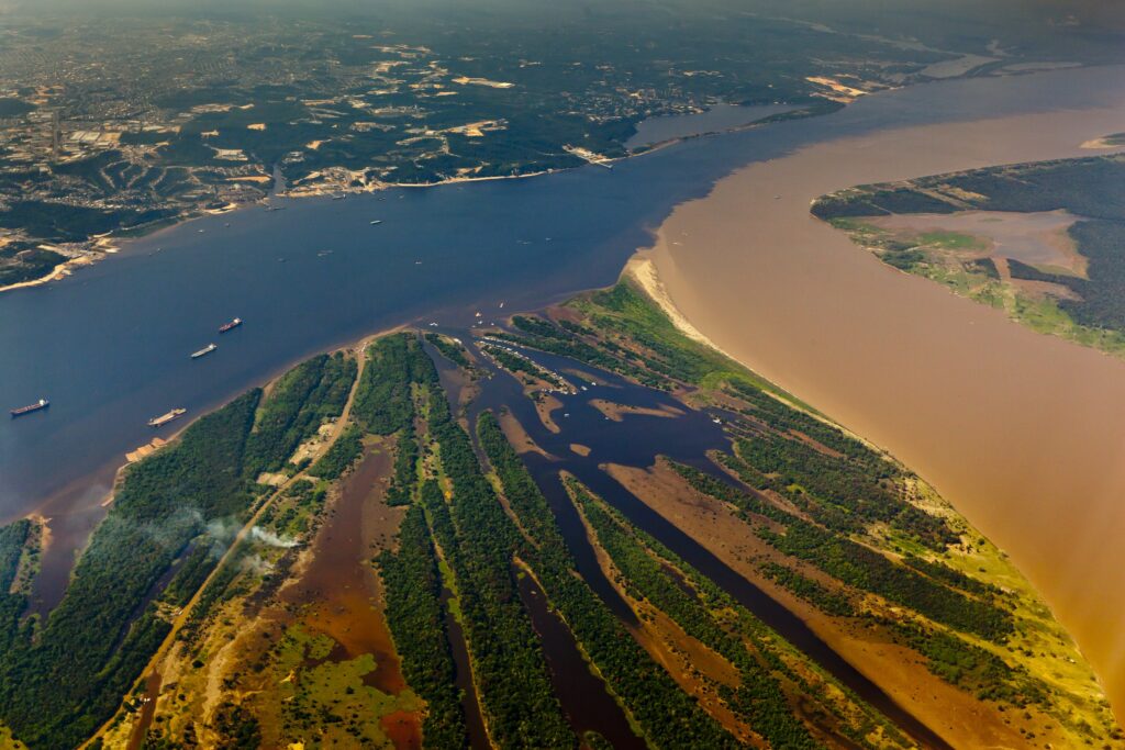 Meeting of the Waters: the phenomenon that splits two rivers and fascinates Brazil