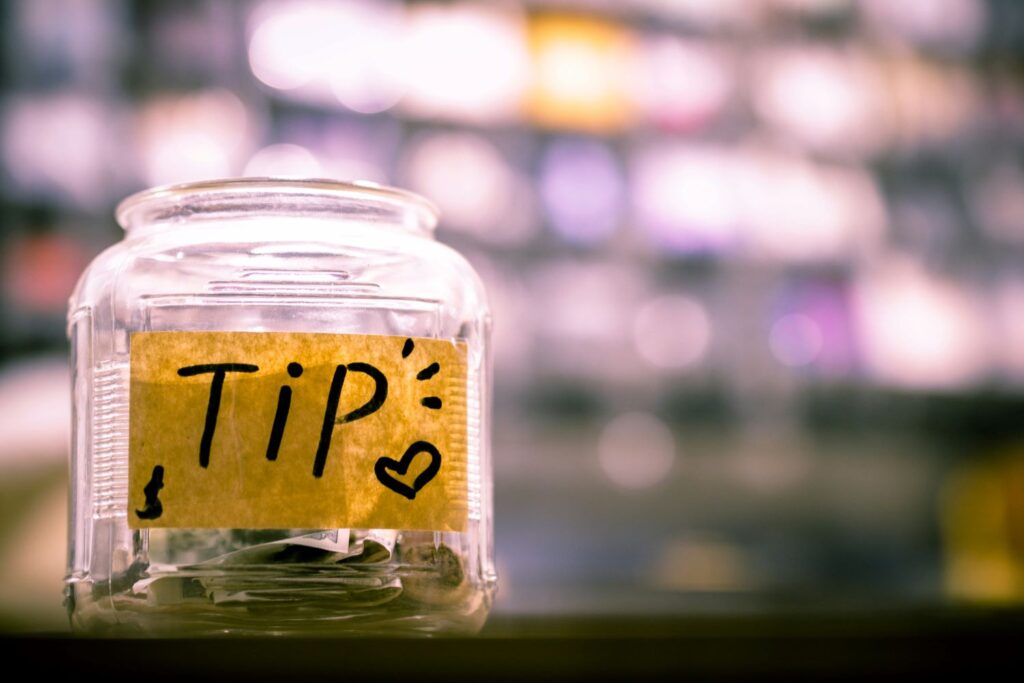 Tipping in Brazil – How it works: A complete guide for tourists and curious travelers