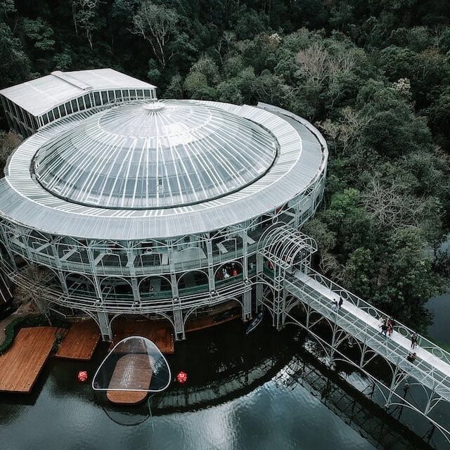 Curitiba or Foz do Iguaçu? Which is Better?